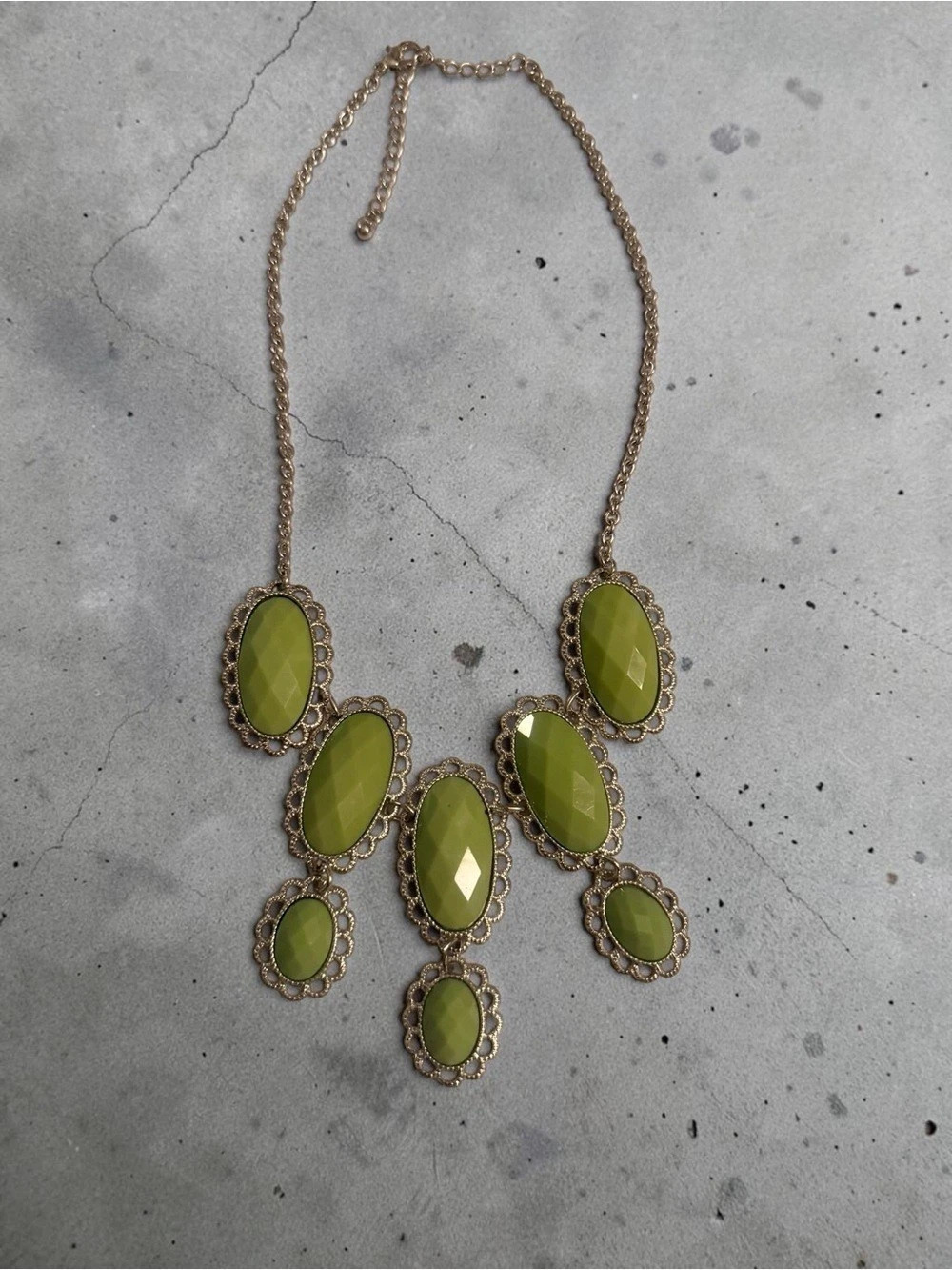 Green Statement Pendant Necklace